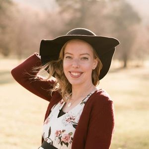 Meet your Posher, Rebecca